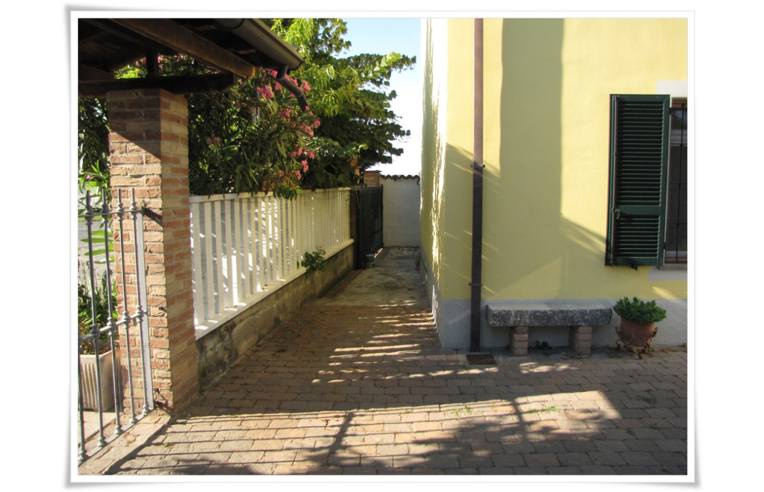 casa indipendente in vendita a Stradella