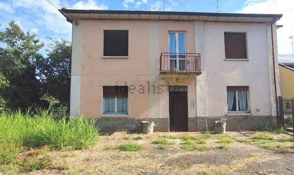 casa indipendente in vendita a Stradella