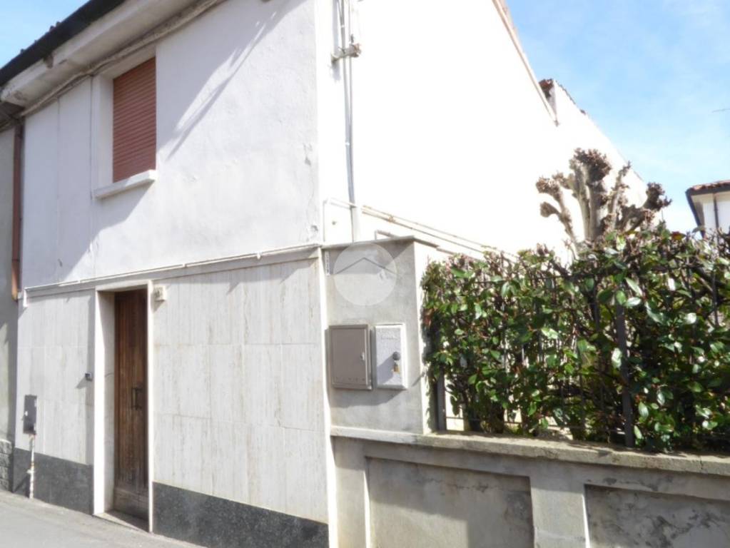 casa indipendente in vendita a Stradella