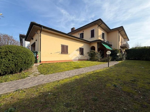 casa indipendente in vendita a Stradella