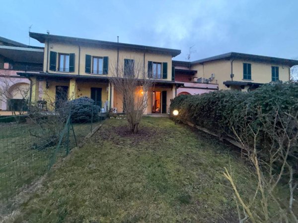 appartamento in vendita a Stradella in zona Casamassimini