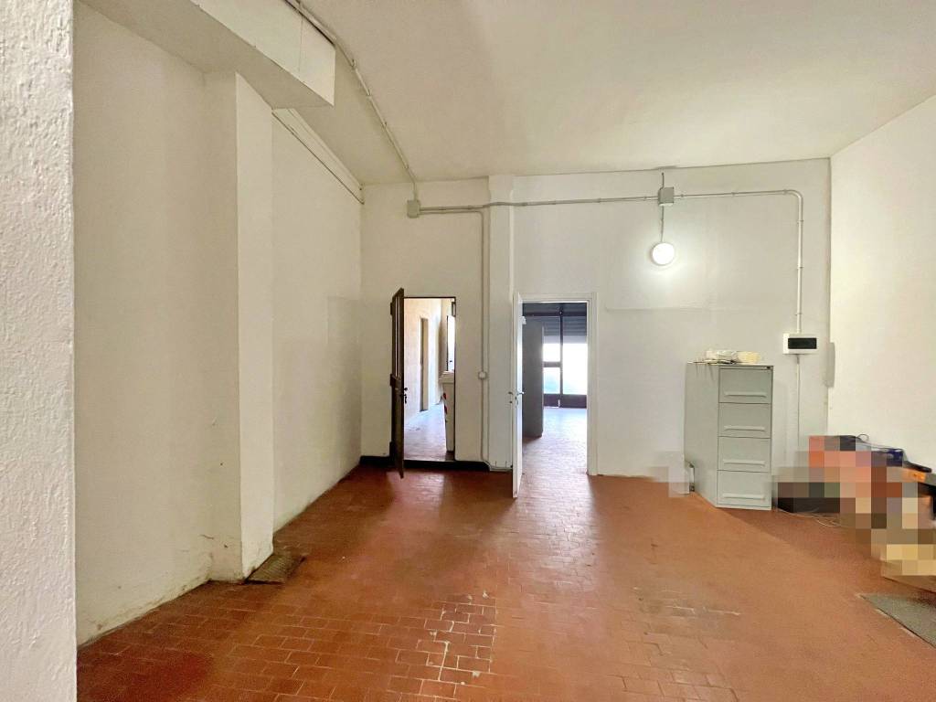 negozio in vendita a Stradella