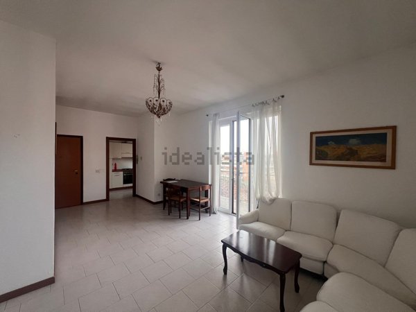 appartamento in vendita a Stradella in zona Montebruciato