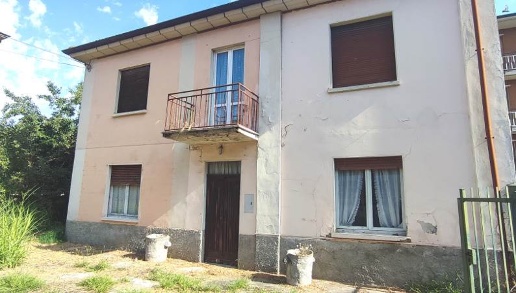 casa indipendente in vendita a Stradella