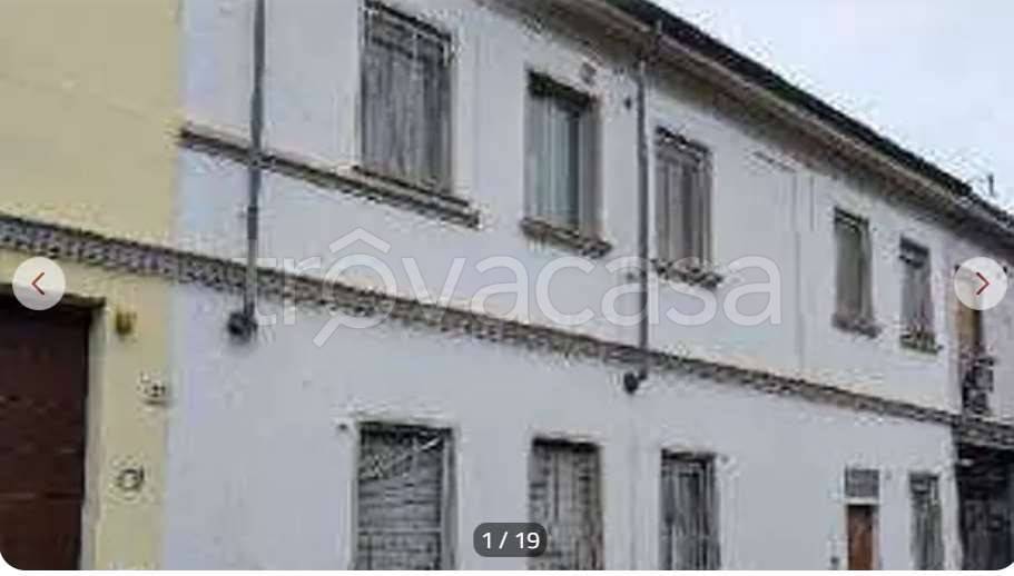 casa indipendente in vendita a Stradella