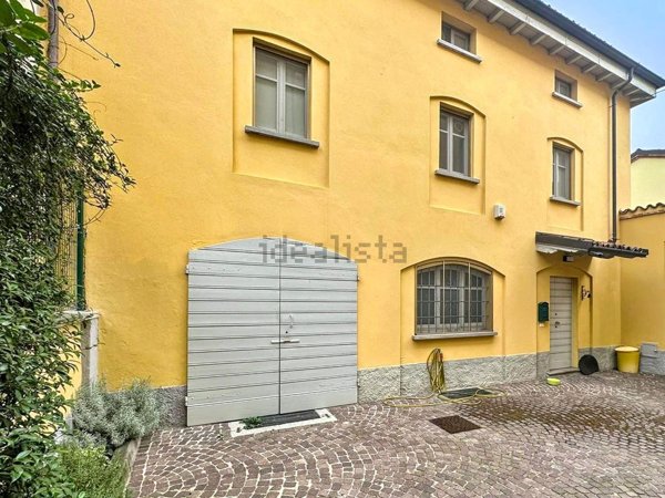 casa indipendente in vendita a Stradella