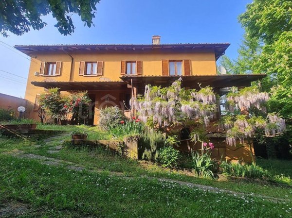 casa indipendente in vendita a Stradella