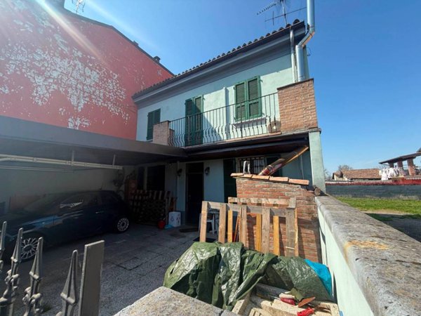 casa indipendente in vendita a Stradella in zona Colombetta-Piane