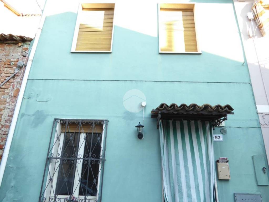 casa indipendente in vendita a Stradella