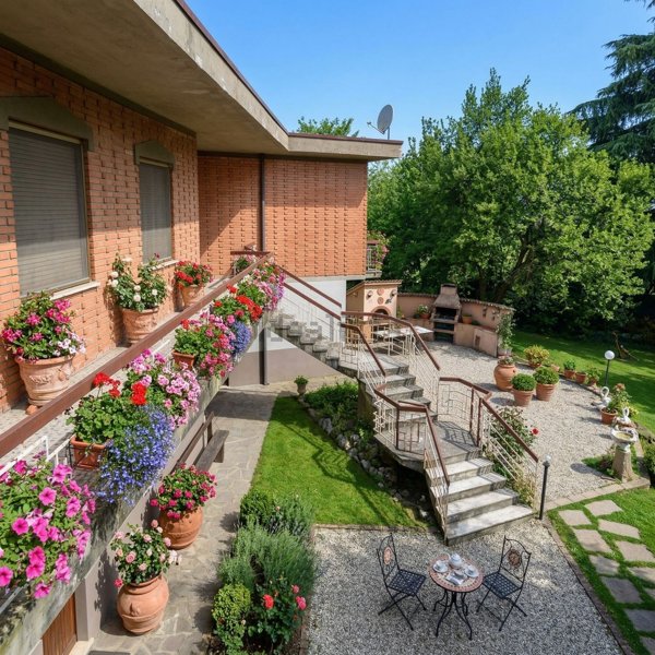 casa indipendente in vendita a Stradella