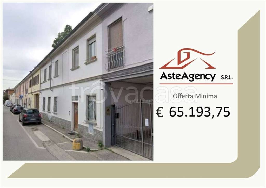 casa indipendente in vendita a Stradella