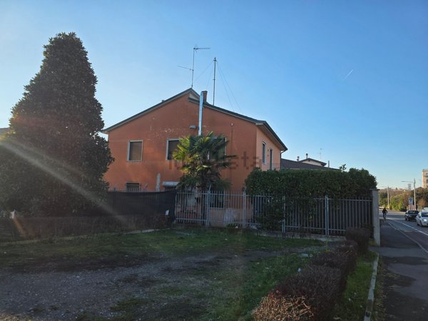 casa indipendente in vendita a Stradella