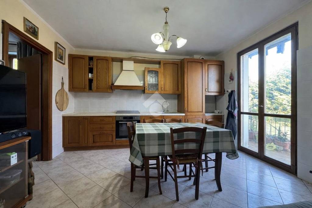 casa indipendente in vendita a Stradella