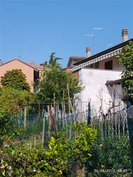 casa indipendente in vendita a Stradella