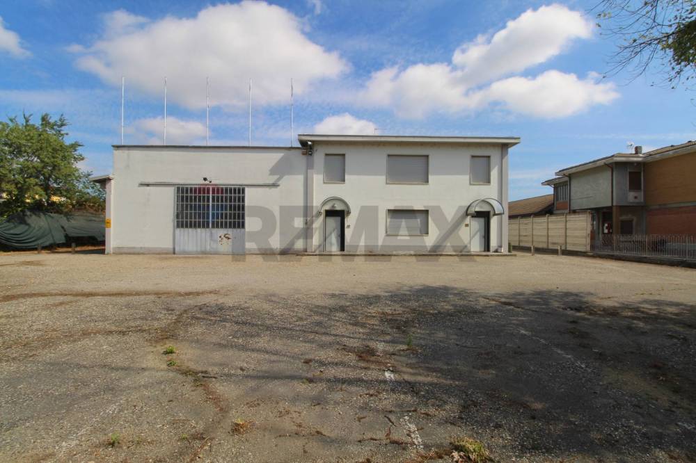 casa indipendente in vendita a Stradella