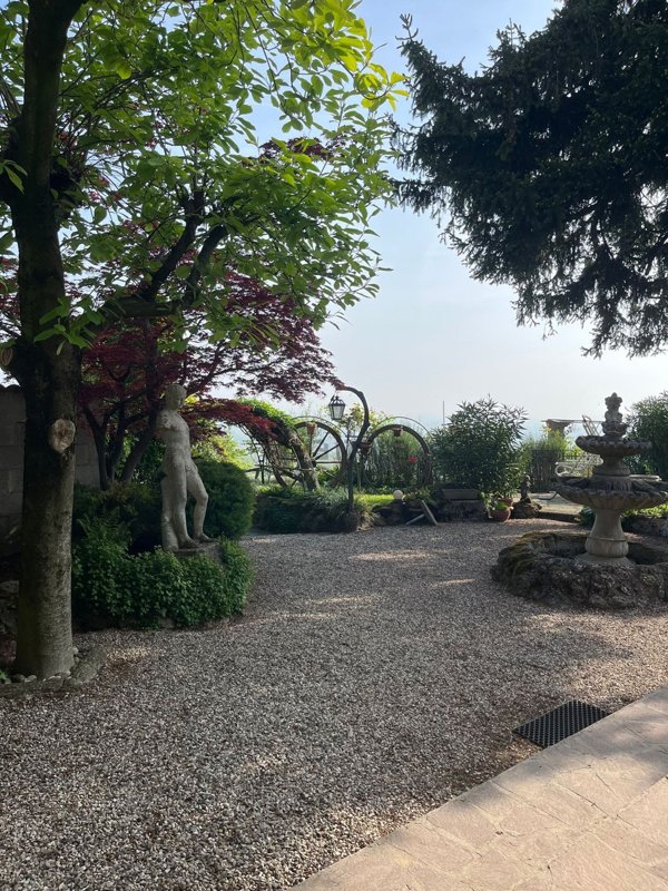 casa indipendente in vendita a Stradella in zona Casa Agati