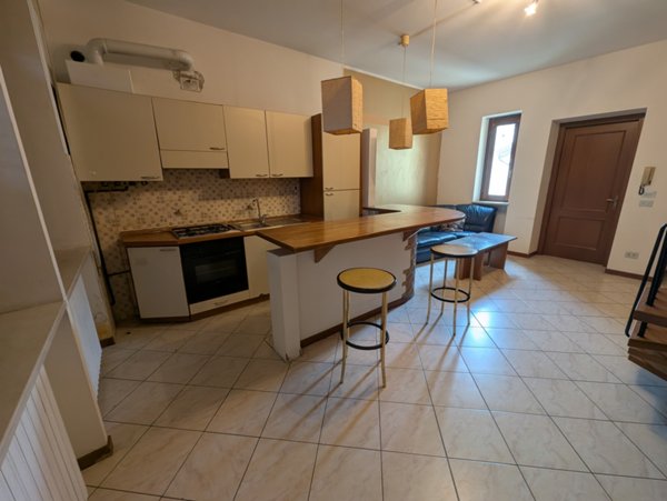 appartamento in vendita a Stradella in zona Montebruciato