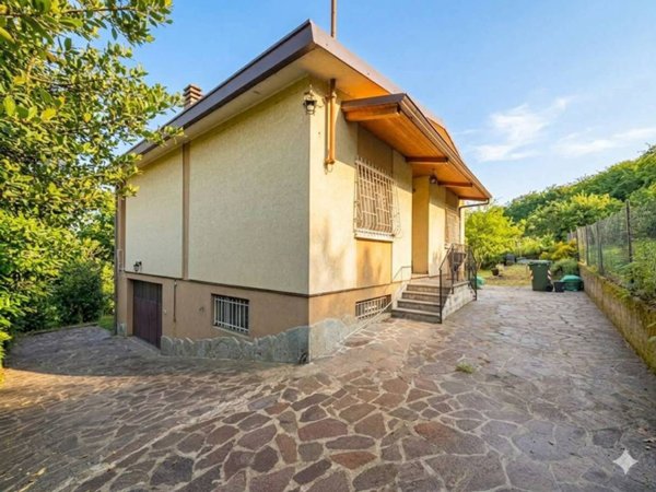 casa indipendente in vendita a Stradella