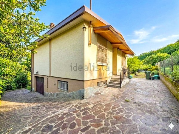 casa indipendente in vendita a Stradella