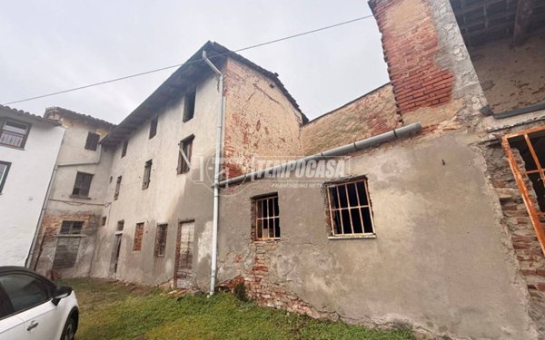 casa indipendente in vendita a Stradella