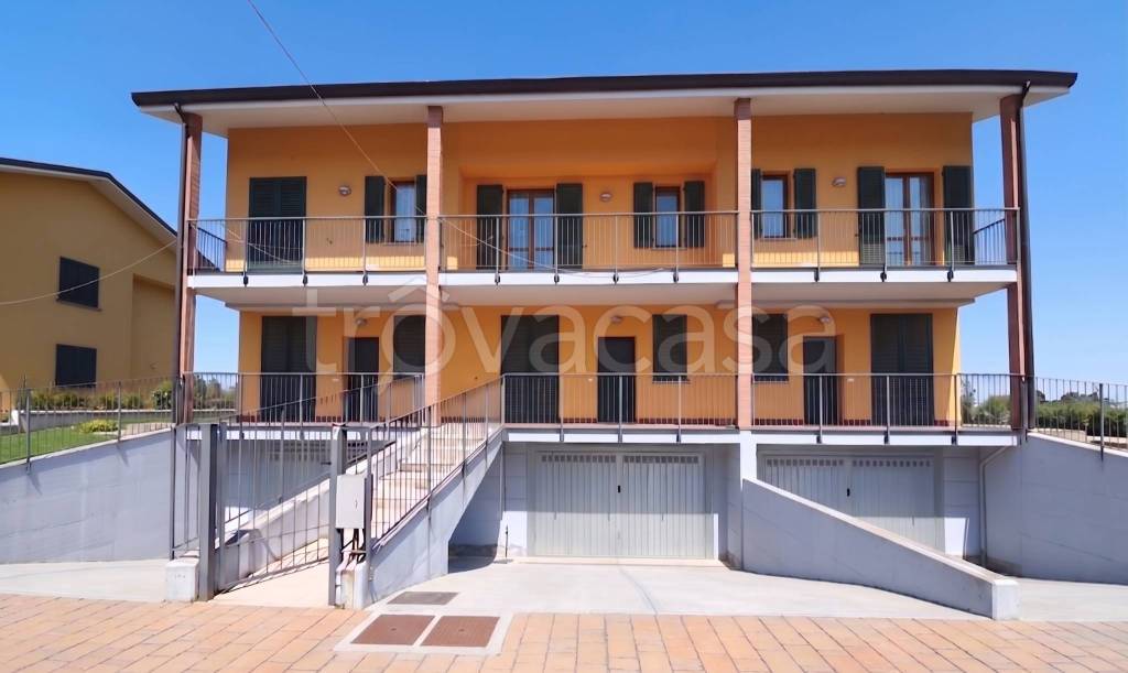 casa indipendente in vendita a Stradella