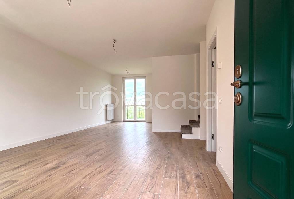 casa indipendente in vendita a Stradella