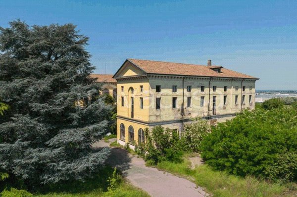 casa indipendente in vendita a Stradella