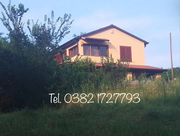 casa indipendente in vendita a Stradella