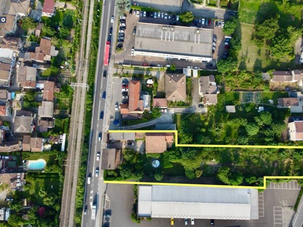 casa indipendente in vendita a Stradella
