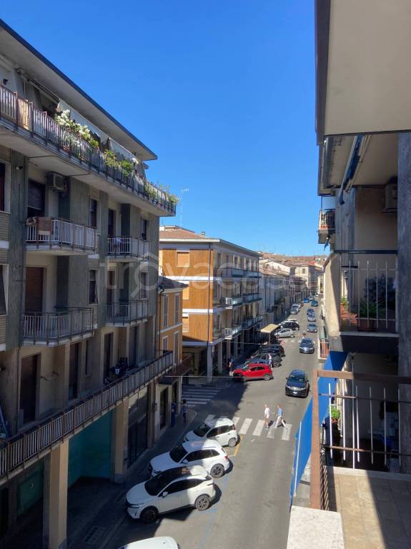 appartamento in vendita a Stradella in zona Montebruciato