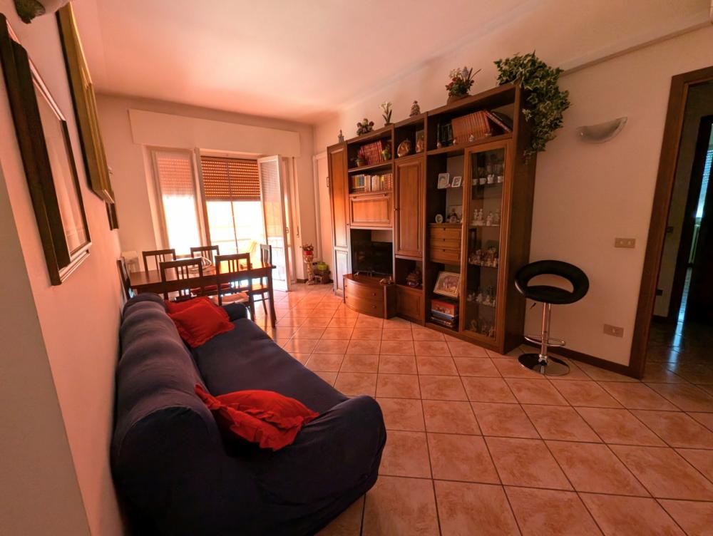 appartamento in vendita a Stradella in zona Montebruciato