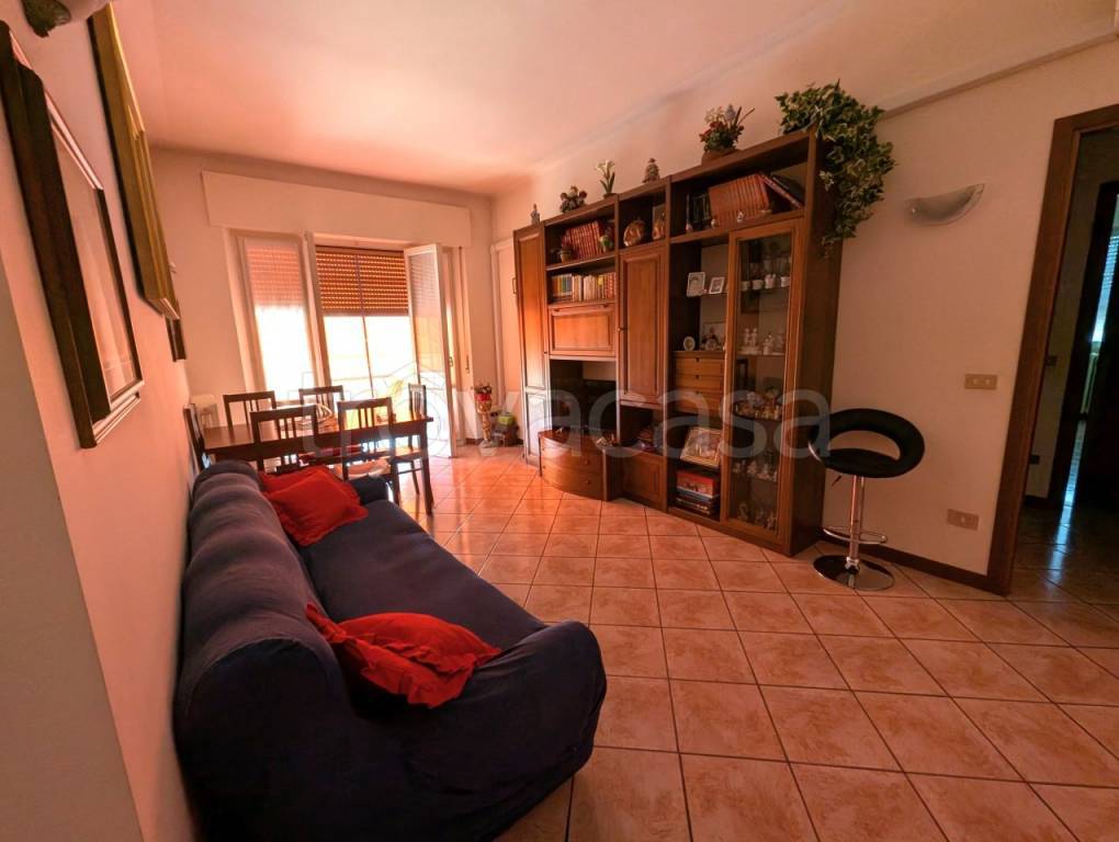 appartamento in vendita a Stradella in zona Montebruciato