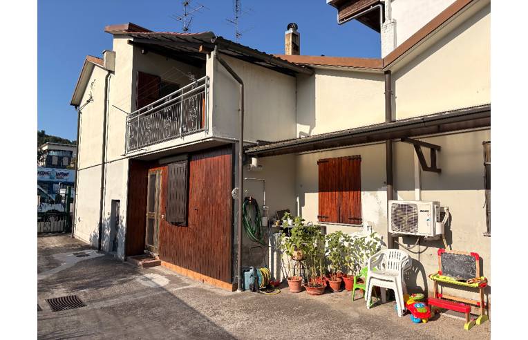 casa indipendente in vendita a Stradella