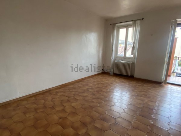 appartamento in vendita a Stradella in zona Montebruciato