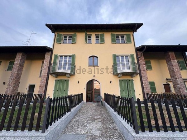 appartamento in vendita a Stradella in zona Montebruciato