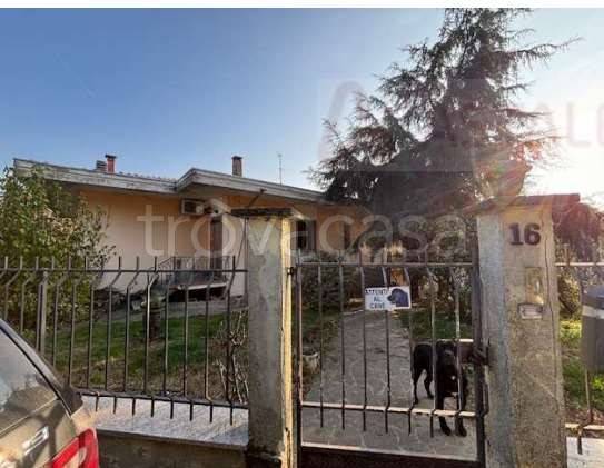 appartamento in vendita a Stradella in zona Montebruciato
