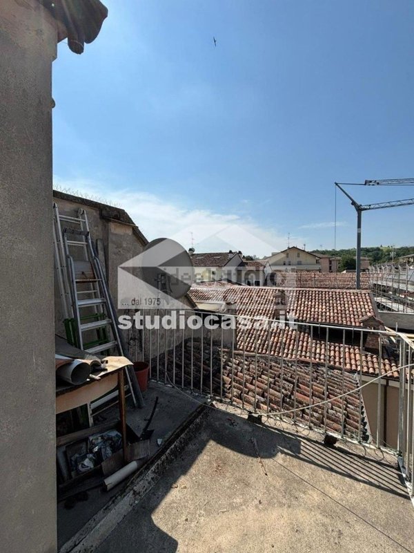 appartamento in vendita a Stradella in zona Montebruciato