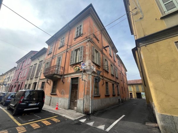 appartamento in vendita a Stradella in zona Montebruciato