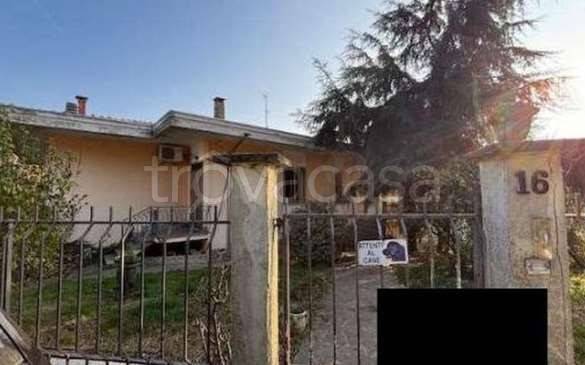 appartamento in vendita a Stradella in zona Montebruciato
