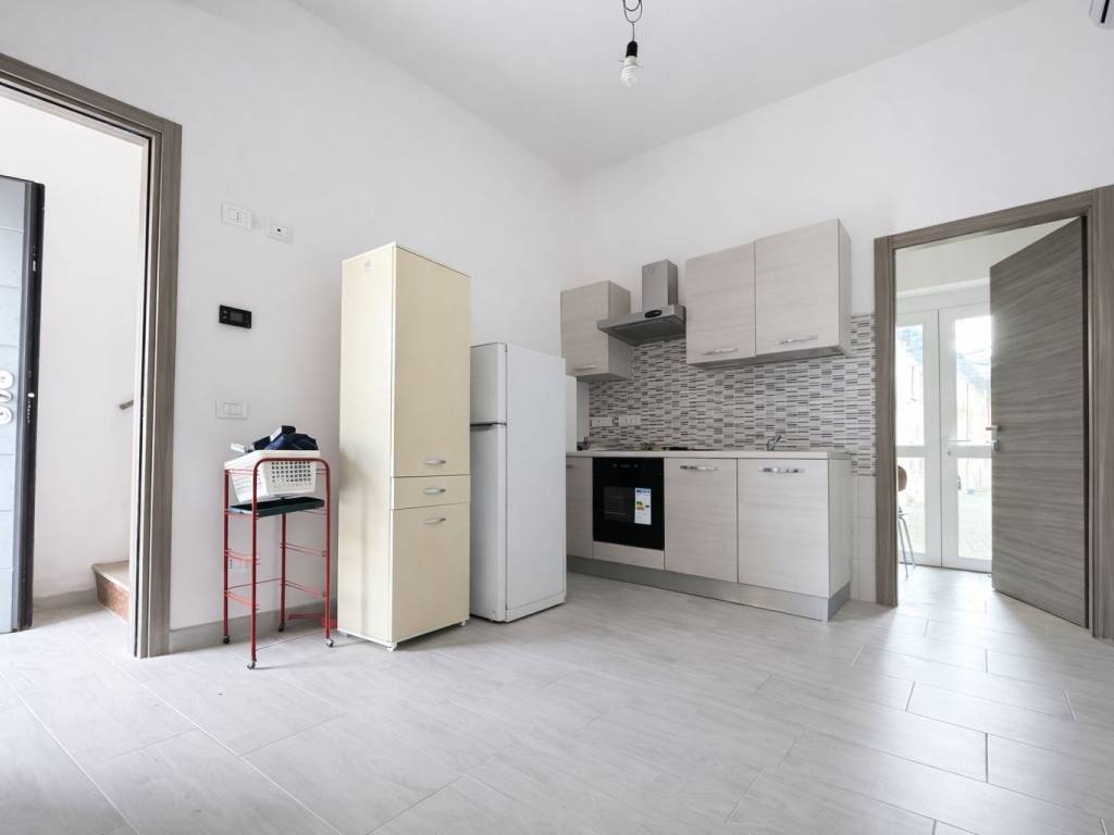 casa indipendente in vendita a Stradella in zona Montebruciato