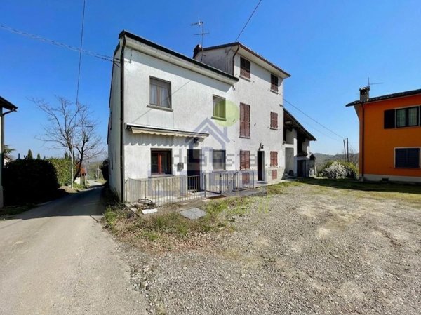 casa indipendente in vendita a Stradella in zona Boccazza
