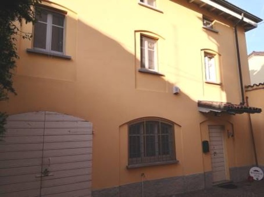 casa semindipendente in vendita a Stradella in zona Montebruciato