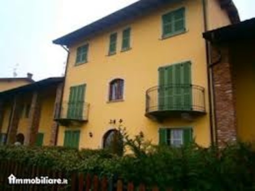 appartamento in vendita a Stradella in zona Montebruciato
