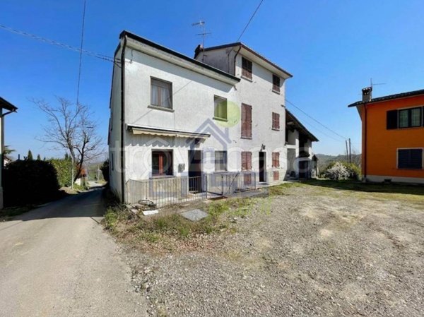 casa indipendente in vendita a Stradella in zona Boccazza
