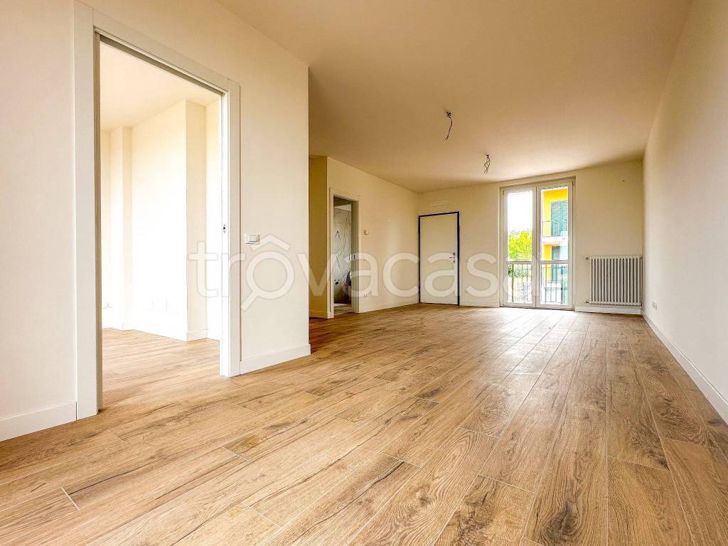 casa indipendente in vendita a Stradella