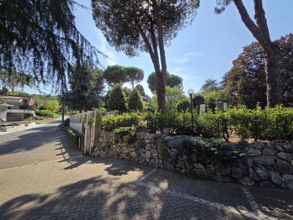 casa indipendente in vendita a Stradella in zona Montebruciato