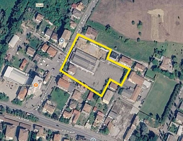 locale commerciale in vendita a Stradella in zona Montebruciato