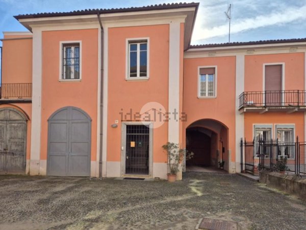 appartamento in vendita a Stradella in zona Montebruciato