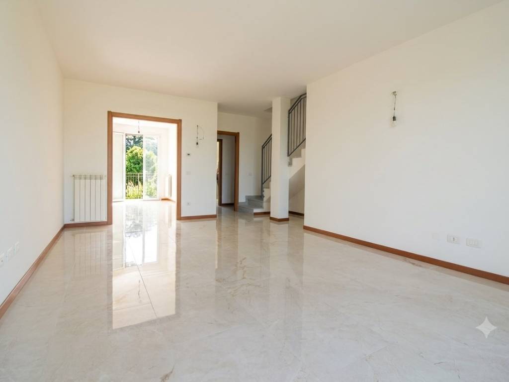 appartamento in vendita a Stradella in zona Montebruciato