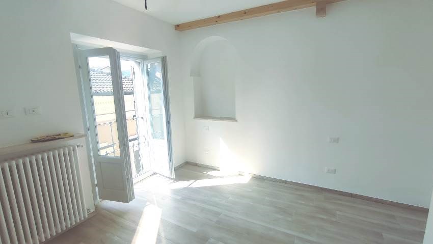 appartamento in vendita a Stradella in zona Montebruciato